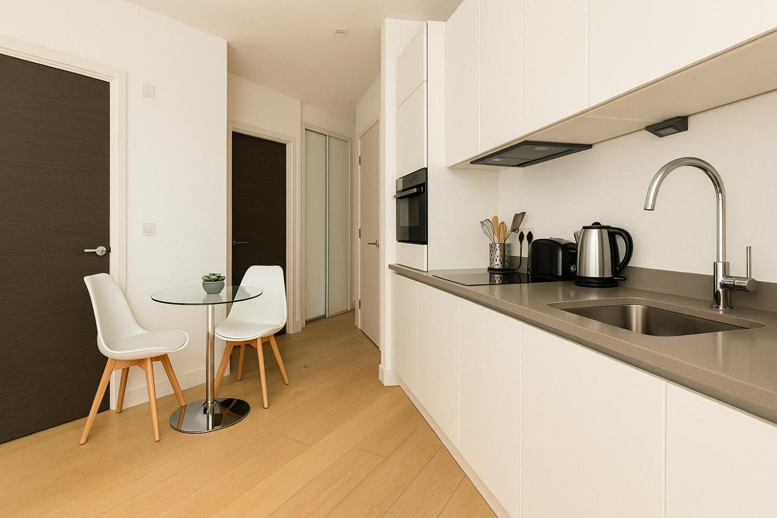 Bright Studio Flat - Walk To River Thames & Kingston Town Surbiton Εξωτερικό φωτογραφία
